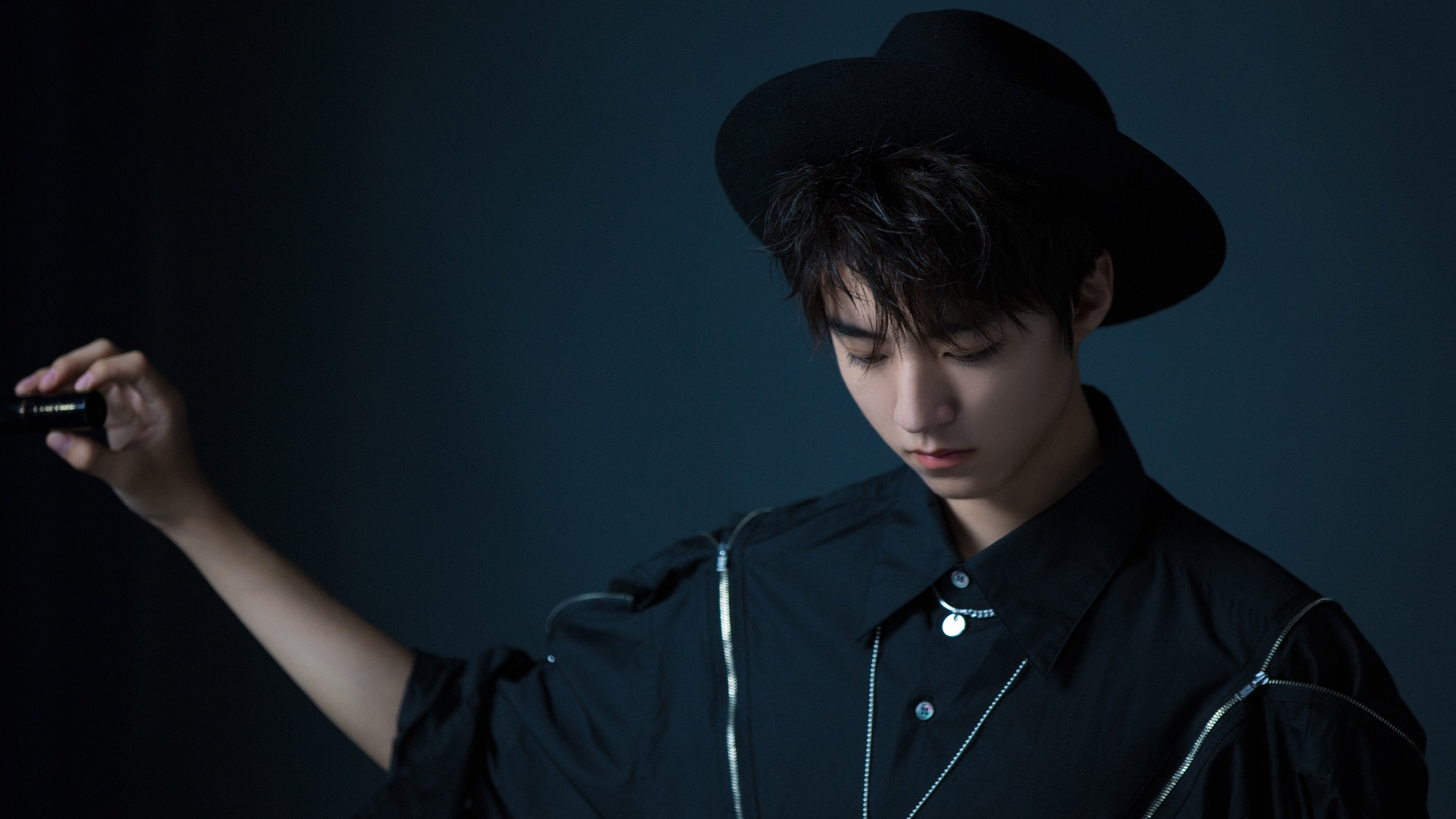 中国足球战术板块中中场控制与边路突破的结合策略,中国足球 中场