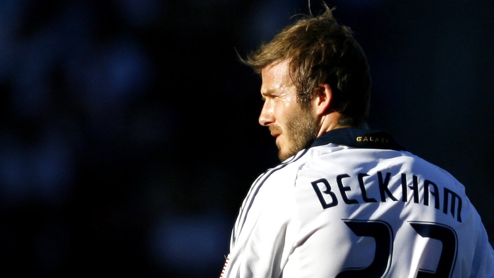 世界杯决赛：门将马丁内斯又上演扑点好戏 心理战术却继续引发礼仪争议